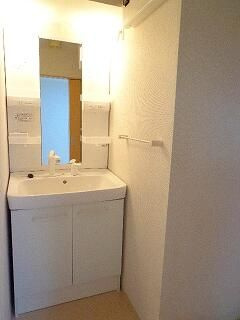 フラワーハウスの独立洗面台