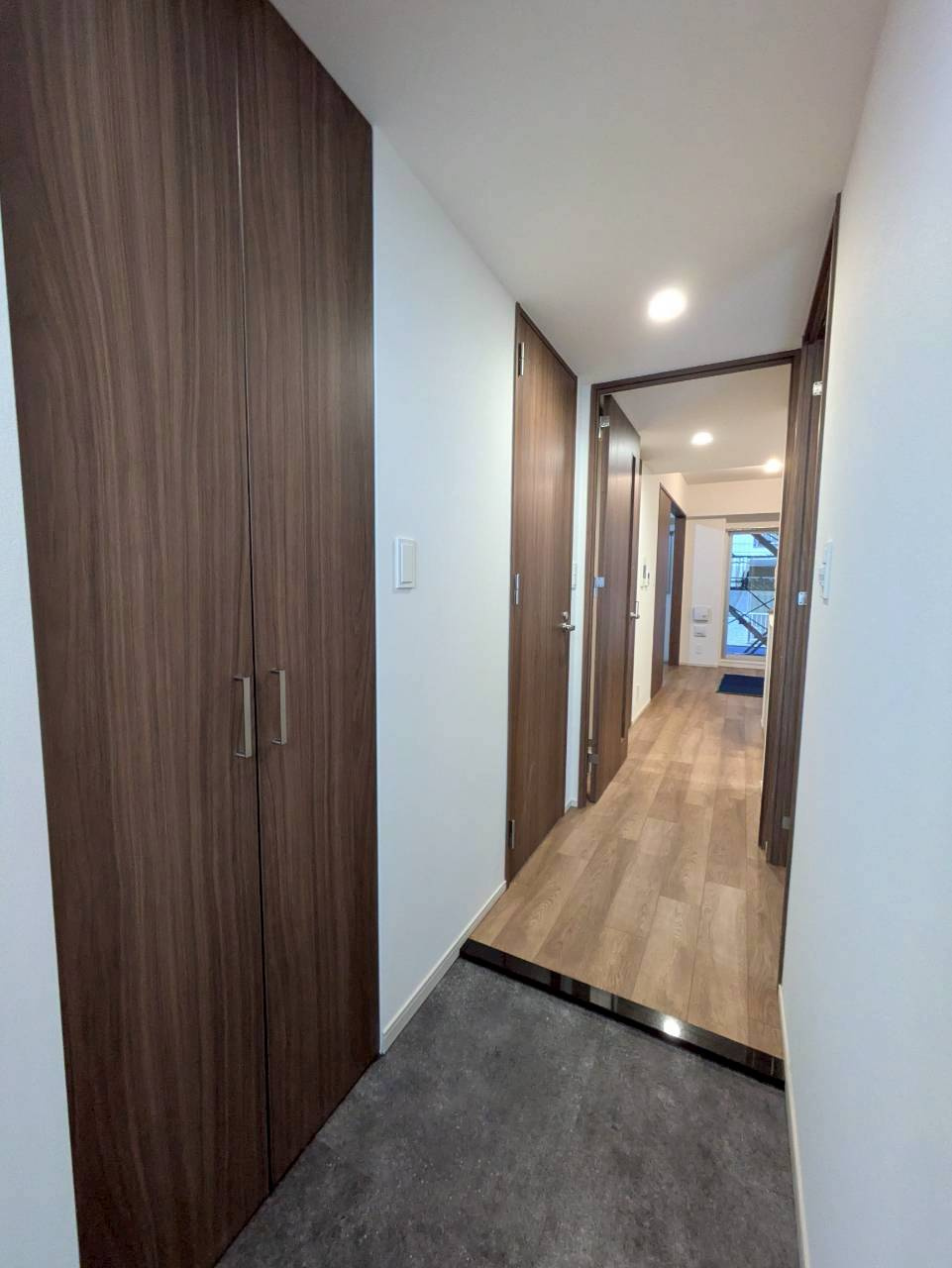 F-Crest Shin-Osakaの玄関