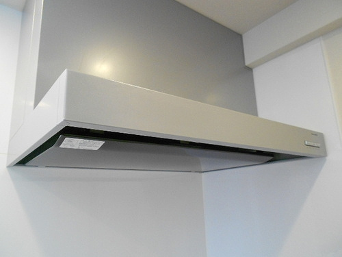 ブランズ三国ステーションレジデンスの設備|レンジフード　※工事完了時／２０２５年１２月の写真