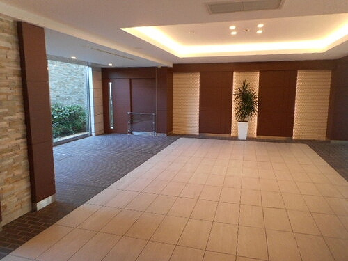 ブランズ三国ステーションレジデンスのその他|ロビー　※前回募集時／２０２３年７月の写真