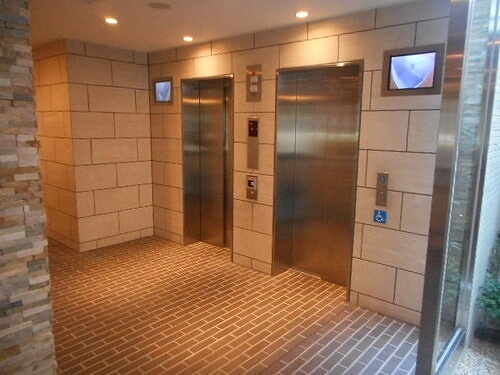ブランズ三国ステーションレジデンスのその他|エレベータホール　※前回募集時／２０２３年７月の写真
