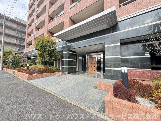 ブルーミングガーデン松戸南のエントランス