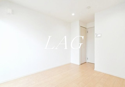 【居間・リビング】 | シャルム赤塚 | 洋室のお部屋です。