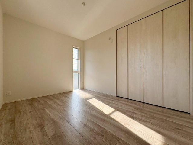 「耐震等級３のオール電化住宅」香美市土佐山田町東本町1号地　新築一戸建ての洋室|明るい光が差し込む、ナチュラルな雰囲気の洋室。