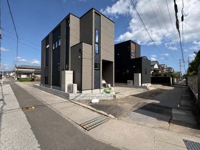 「耐震等級３のオール電化住宅」香美市土佐山田町東本町1号地　新築一戸建ての前面道路含む現地写真