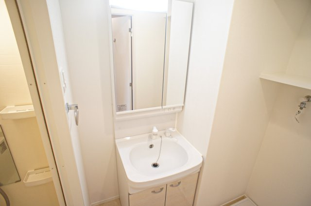 アルファシオリエンソ　11階の独立洗面台|別号室のものになります。現状優先。