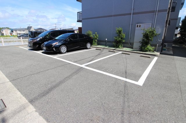 パラシオン有瀬の駐車場