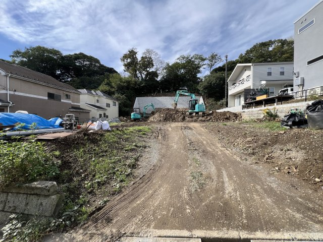 緑豊かな閑静な住宅街　建築条件なし