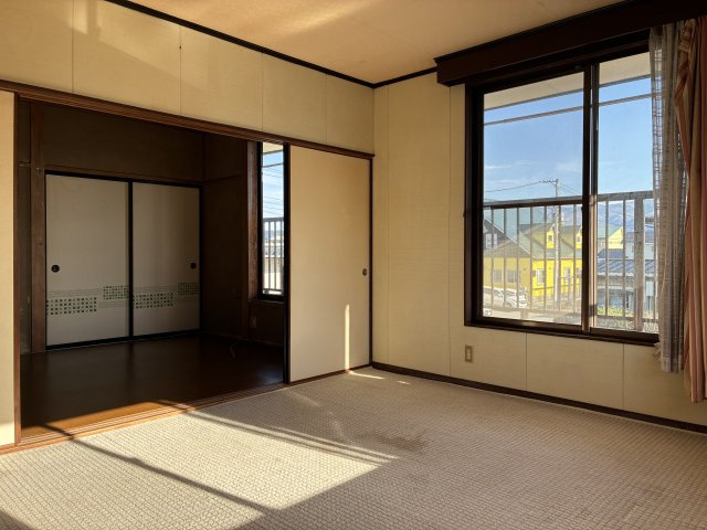 米沢市徳町　二階建て中古住宅の洋室|２階