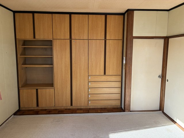 米沢市徳町　二階建て中古住宅の収納|２階