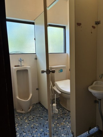 米沢市徳町　二階建て中古住宅のトイレ