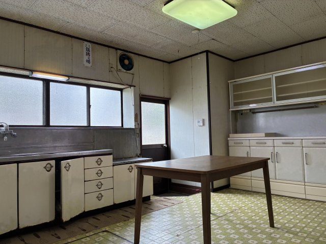 米沢市徳町　二階建て中古住宅のキッチン