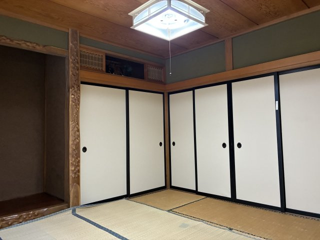 米沢市徳町　二階建て中古住宅の和室|１階