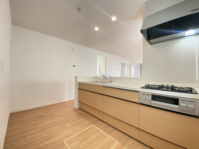 【キッチン】 | うるま市栄野比（全4棟）A・B・D号棟 | ※同仕様写真です