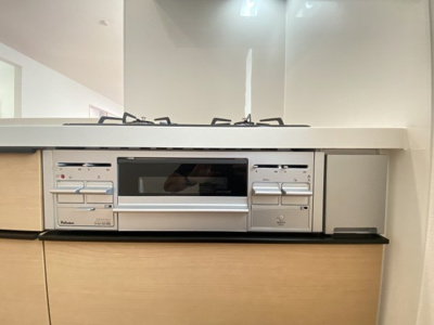 【キッチン】 | うるま市栄野比（全4棟）A・B・D号棟 | ※同仕様写真です