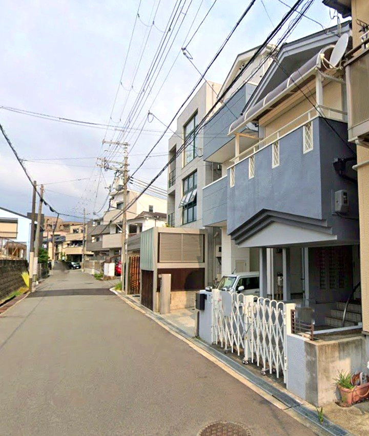 豊中市熊野町4丁目の前面道路含む現地写真|南道路に面し陽当り良好
