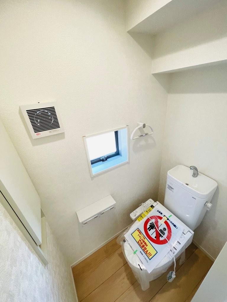 豊田市千足町第6　新築分譲住宅　全4棟　1号棟のトイレ|1階、2階とも温水洗浄機能付きトイレです。