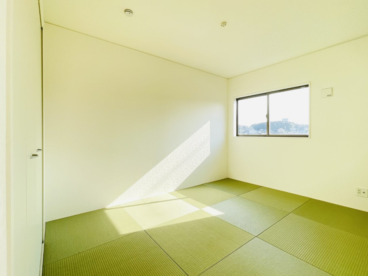 豊田市千足町第6　新築分譲住宅　全4棟　1号棟の和室|LDKの横にある和室はお子様の遊び場やお昼寝などにも使えます。