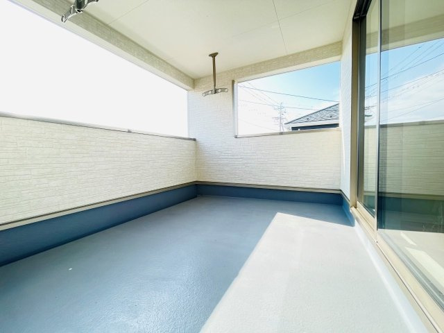 豊田市千足町第6　新築分譲住宅　全4棟　1号棟のバルコニー|多用途に使えるインナーバルコニー付き。突然の雨でも安心です♪