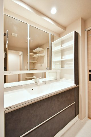 ミオカステーロ大宮の駐車場