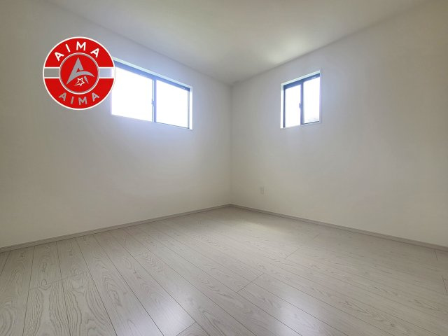福岡市南区鶴田4丁目第5-3棟（3号棟）の洋室|採光良好な洋室は全居室、複層ガラスの遮熱効果と断熱効果で、一年中快適に過ごせます。