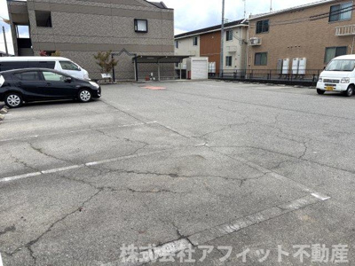 【駐車場】 | ピュアローズ