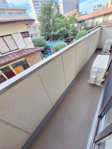 サン・ハピネスのバルコニー