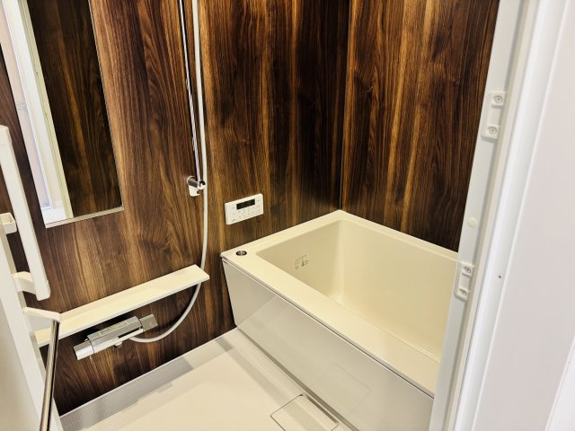 ライオンズマンション南大沢の浴室|～新規交換したキレイなバスルーム　気持ち良く湯船に浸かる事が出来ます～
