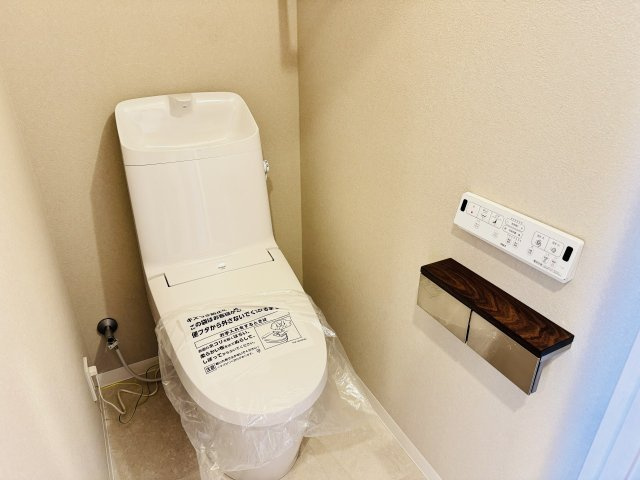 ライオンズマンション南大沢のトイレ|～新規交換済、暖房温水洗浄機能付きトイレ　冬場は特に嬉しい機能ですね～