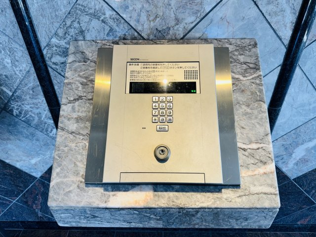 ライオンズマンション南大沢の防犯設備|～オートロック付き、防犯性も安心です～