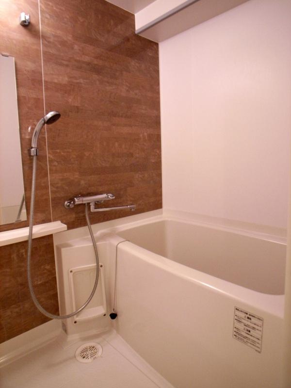 サヴォイフェアリーパーク　5階の浴室|別号室のものになります。現状優先。