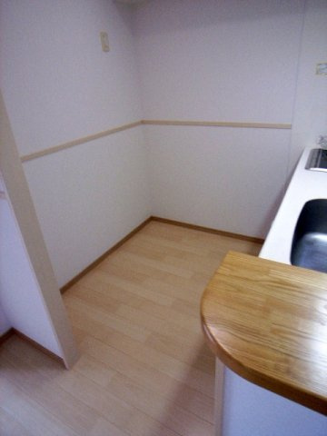 サヴォイフェアリーパーク　5階のキッチン|別号室のものになります。現状優先。