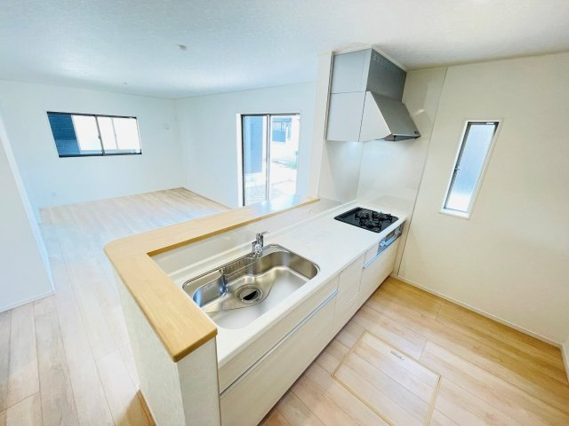 豊田市千足町第6　新築分譲住宅　全4棟　3号棟のキッチン|浄水器一体型水栓です。