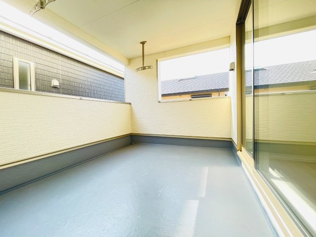 豊田市千足町第6　新築分譲住宅　全4棟　3号棟のバルコニー|多用途に使えるインナーバルコニー付き。突然の雨でも安心です♪