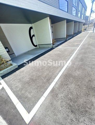 WORKINGBASE伊丹WESTの駐車場|駐車スペースもあります