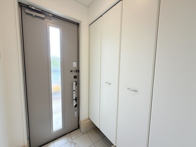 【玄関】 | 本庄市児玉町金屋第7　新築戸建 クレイドルガーデン 全2棟 1号棟