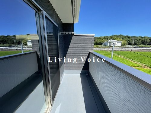 【バルコニー】 | 【仲介手数料０円】藤沢市石川5期　新築一戸建て　2号棟　全3棟 | 藤沢市石川5期　新築一戸建て　全3棟