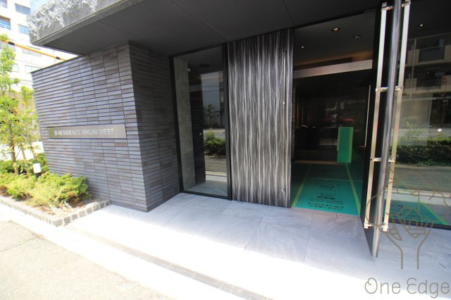 S-RESIDENCE三国WESTのエントランス