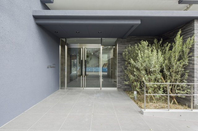 サヴォイ ル・カサブランカ　6階のエントランス