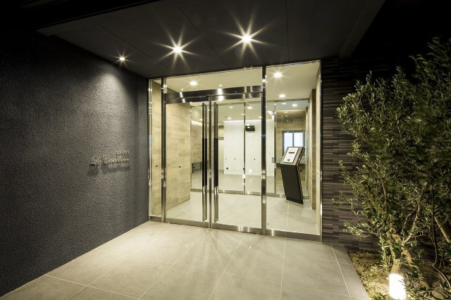 サヴォイ ル・カサブランカ　6階のエントランス