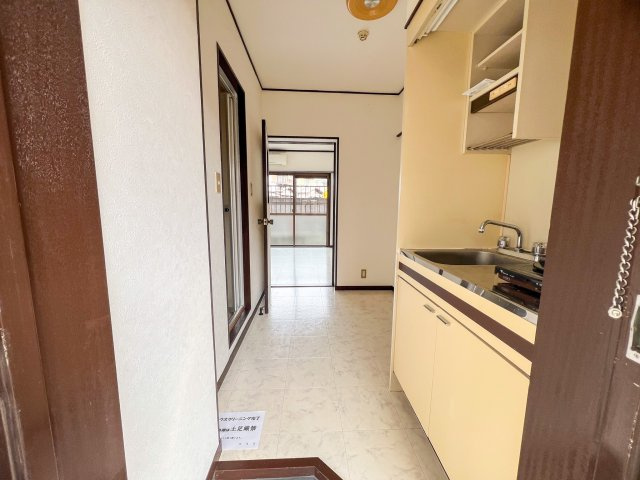 メゾン杉本の玄関