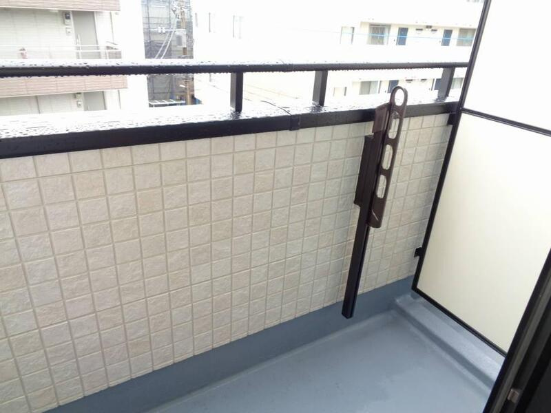 アザーレ・バモス新百合のバルコニー