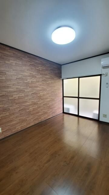 ウイローアパートメントハウス