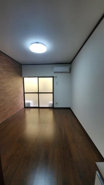 ウイローアパートメントハウス