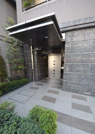 エクセレンシア駒込のエントランス