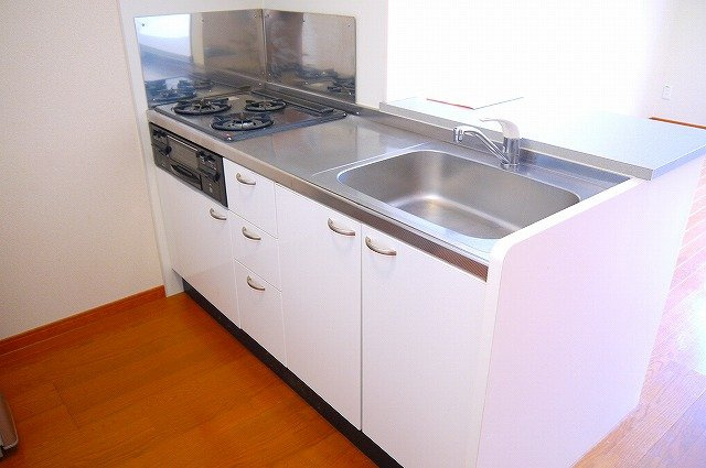 レオパレスＬａ　Ｖｉｓｔａ２のキッチン|使いやすいキッチンです