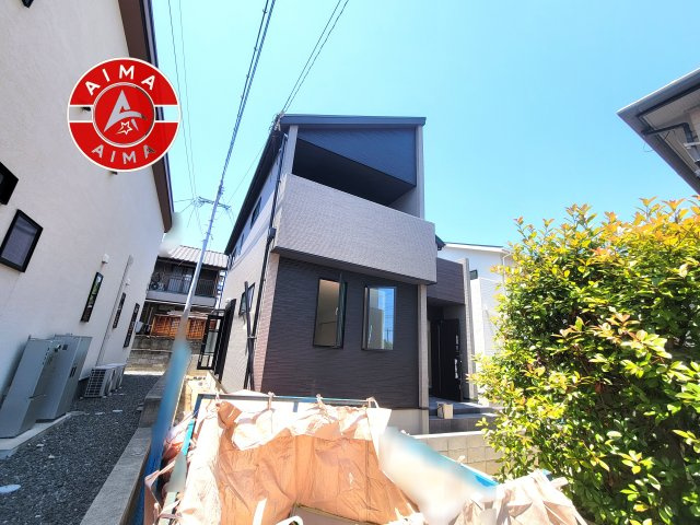 福岡市南区老司1丁目第8-3棟（1号棟）の居間・リビング|明るく開放的なリビングダイニングは豊かな陽光が注ぎ込み、やすらぎの空間を演出してくれます。ご家族で楽しいひとときをお過ごし下さい。※家具はCGを合成したものです。