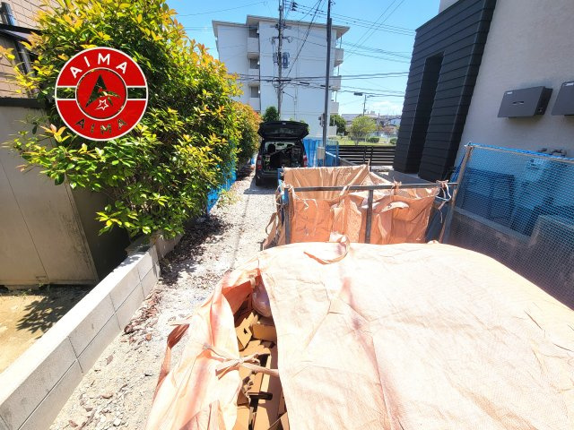 福岡市南区老司1丁目第8-3棟（1号棟）の駐車場|広々した駐車場になります。3台並列駐車となります。
