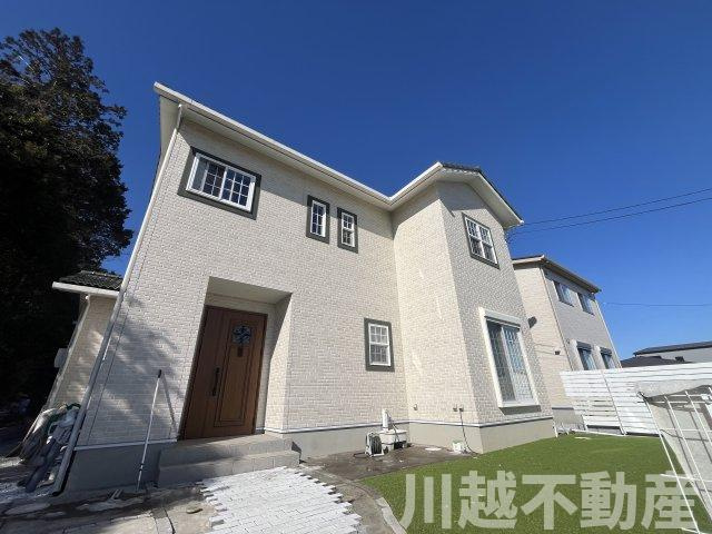 並列４台駐車が魅力の洋館風個性派戸建