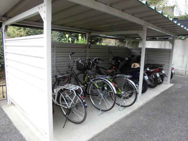 【その他共用部分】 | コスモス ＡＢ | 屋根付き駐輪場